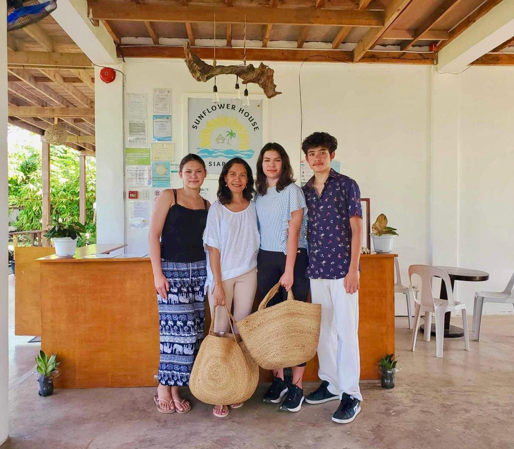 Siargao Sunflower Suites General Luna  Extérieur photo