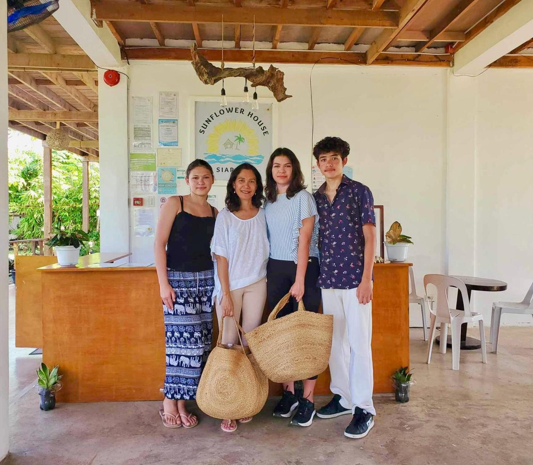 Siargao Sunflower Suites General Luna  Extérieur photo